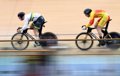 El velocista navarro Juan Peralta se enfrentó en la Copa del Mundo de ciclismo en pista al australiano Glaetzer