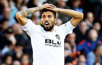 El Valencia confirma cuatro positivos por coronavirus además del de Ezequiel Garay