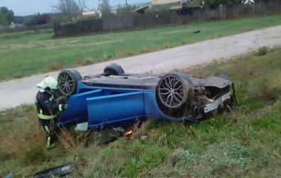 Así quedó el vehículo en el que viajaba el joven.