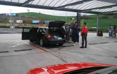 Sanción a una persona por ir a aspirar el coche a una gasolinera en Pamplona