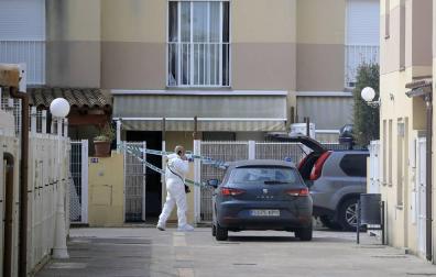 La Guardia Civil, en el lugar del asesinato.