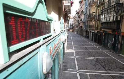Reloj que marca la cuenta atrás para San Fermín en la Estafeta, el pasado sábado 21 de marzo.