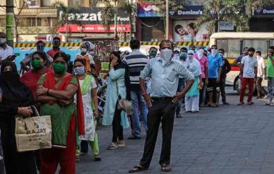 India confina a sus 1.300 millones de habitantes para frenar el coronavirus