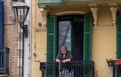 La compra a Ana Mari le llega por el balcón