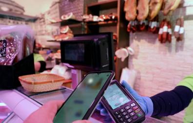 Desde que se decretó el estado de alarma, se ha extendido el uso de los servicios de pago con el móvil.