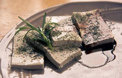 Comer tofu reduce el riesgo de enfermedad cardiaca en las mujeres