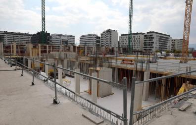 El último Real Decreto ha supuesto paralizar la construcción de cerca de dos millares de viviendas en toda Navarra.