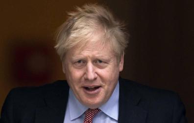 Johnson ingresa en un hospital por "precaución" ante sus síntomas de COVID-19