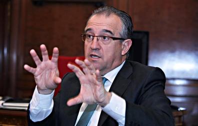 Enrique Maya: "Pido a Sanz que deje trabajar a quien le toca decidir ahora"
