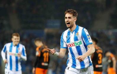 La Real Sociedad golea al Valencia y entra en puestos europeos
