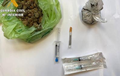 Imagen de la droga que transportaba el joven en su vehículo.