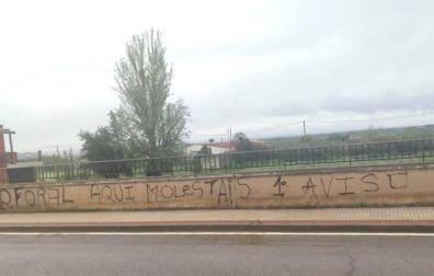 El Ayuntamiento de Valtierra denuncia una pintada contra la Policía Foral