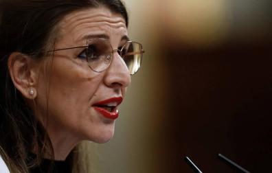 La ministra de Trabajo, Yolanda Diaz, durante el pleno de este jueves en el Congreso para aprobar una nueva prórroga del estado de alarma