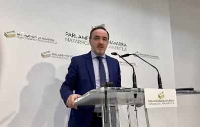 El Parlamento pide a la presidenta de Madrid, Díaz Ayuso, una rectificación. 