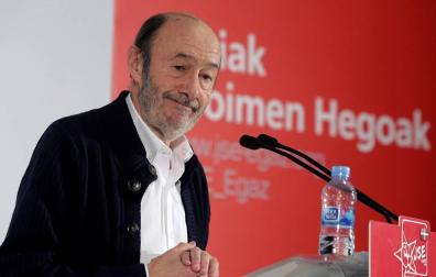 El exministro Rubalcaba dice que ETA desapareció "para siempre" en 2011
