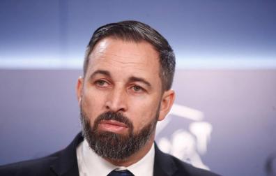 El presidente de VOX, Santiago Abascal, en una rueda de prensa en el Congreso de los Diputados.