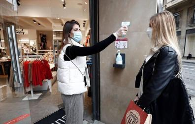 Este lunes, Navarra ha entrado en la fase 1 de la desescalada y numerosos comercios y terrazas de toda la Comunidad foral han reabierto sus puertas.