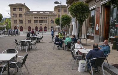 Este lunes, Navarra ha entrado en la fase 1 de la desescalada y numerosos comercios y terrazas de toda la Comunidad foral han reabierto sus puertas.