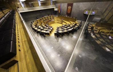 Los partidos navarros piden que se negocie con el Estado el acceso a fondos