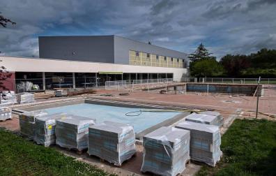 Las piscinas se ponen a punto ante una campaña atípica