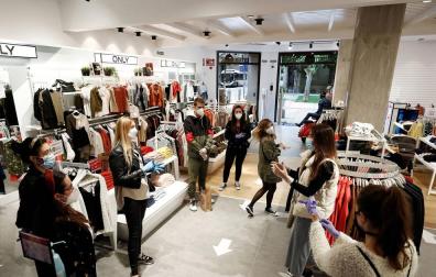 El Gobierno permite finalmente las rebajas desde este lunes en toda España