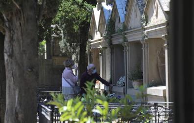 El respeto se palpa de nuevo en el cementerio de San José