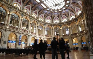 La Bolsa española rebota el 1,8 % tras registrar su peor semana en una década