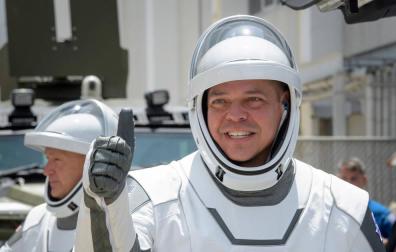 La cápsula de SpaceX llega a la EEI tras 19 horas de vuelo