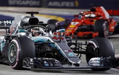 Hamilton gana en Singapur y aumenta en 10 puntos su ventaja sobre Vettel