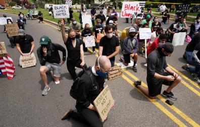 Las protestas por la violencia policial en EE UU apuntan ahora a Trump