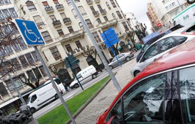 Absuelto por usar la fotocopia de su hijo para aparcar en discapacidad