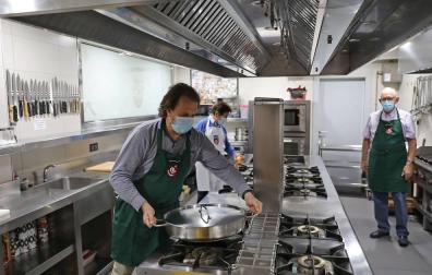Los fogones están a punto en las sociedades gastronómicas navarras