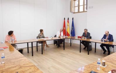 Gobierno, CEN, UGT y CC OO esperan cerrar hoy su acuerdo contra la crisis