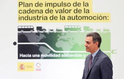 El presidente del Gobierno, Pedro Sánchez, acude al acto de presentación del Plan de impulso de la cadena de valor de la industria de la automoción.