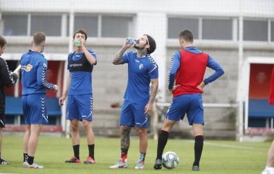 Rubén García es la novedad en la convocatoria. Se perdió el partido contra la Real Sociedad por sanción.