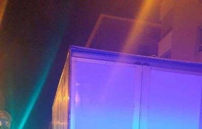 Localizan dormido a un camionero en un semáforo y triplica la tasa de alcohol