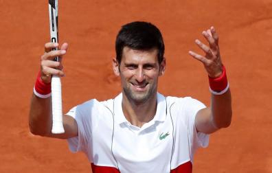 Zverev suda para pasar, Djokovic gana con lo justo y Halep se recupera