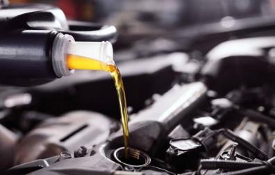 Cinco claves para revisar el coche o la moto
