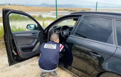 Un conductor con cuatro retiradas de carné se da a la fuga tras conducir de forma temeraria en la Ronda de Pamplona