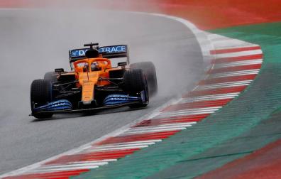 Hamilton reina bajo la lluvia y Sainz saldrá tercero, su mejor clasificación