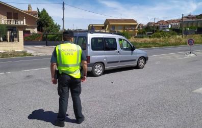 Detenido tras esquivar a la Guardia Civil en un control, donde casi atropella a un agente