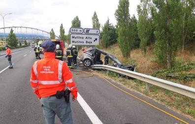 Herido grave un hombre al salirse de la vía en la PA-30 a la altura de Mutilva