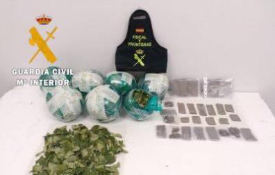 Incautados en el aeropuerto 3,9 kilos de hoja de coca y éxtasis