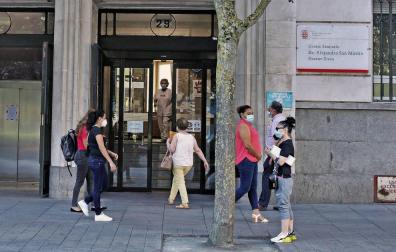 Induráin reconoce “dificultades” en la atención en los centros de salud