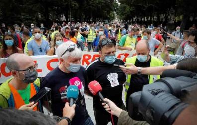 Trabajadores de Gamesa marchan de Aoiz a Pamplona en contra del cierre