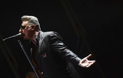 Loquillo y Ariel Rot llenan de rock el Festival de la Guitarra