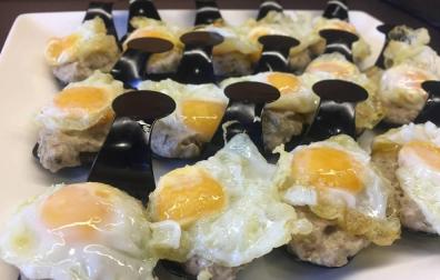 Crema de setas y huevos fritos