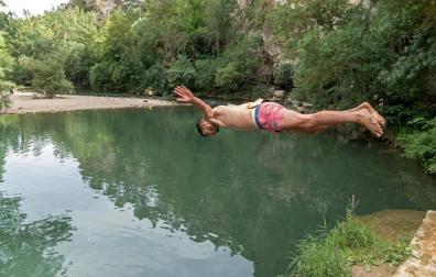 Navarra se ahoga al borde de los 40 grados a la espera hoy de la jornada más calurosa