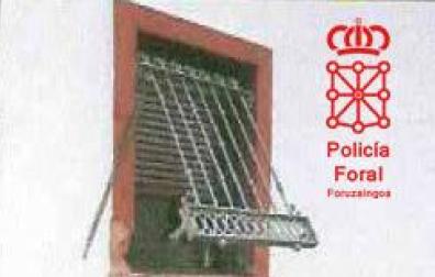 Ventana por la que accedieron a la vivienda para realizar el robo