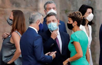 Urkullu, Page y Chivite conversan en San Millán de la Cogolla.